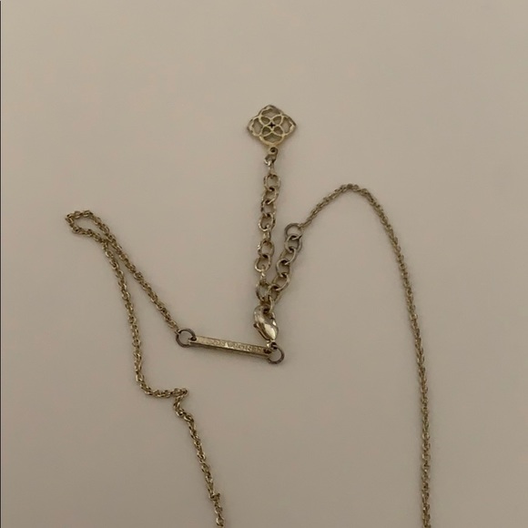 White and gold Kendra Scott necklace - Picture 2 of 4